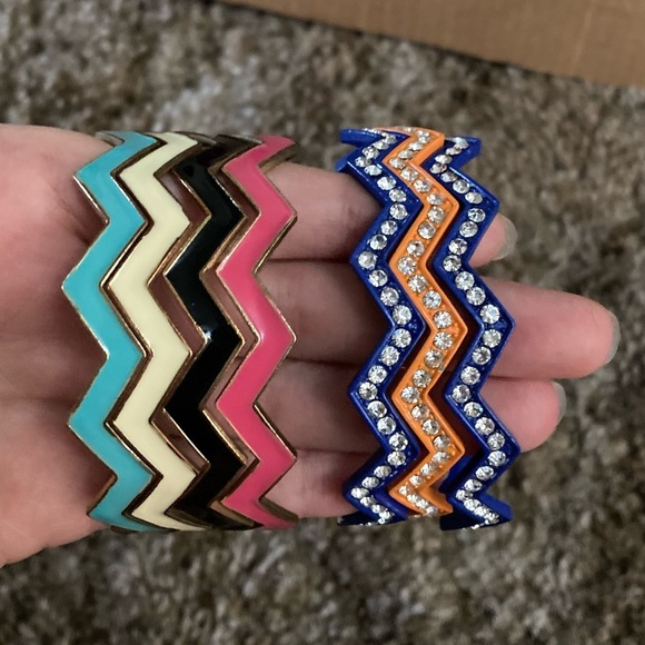 🔵 $10 Deal 7 Piece Chevron Bracelet Bundle - Picture 1 of 3